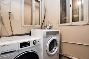 Apartment, 1 Queen Bed with Sofa bed, Air conditioning | Laundry