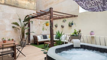 Departamento, 1 cama Queen size y sofá cama, aire acondicionado | Tina de hidromasaje privada