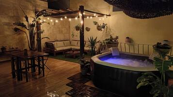 Apartamento, 1 cama Queen e sofá-cama, ar-condicionado | Banheira de hidromassagem particular