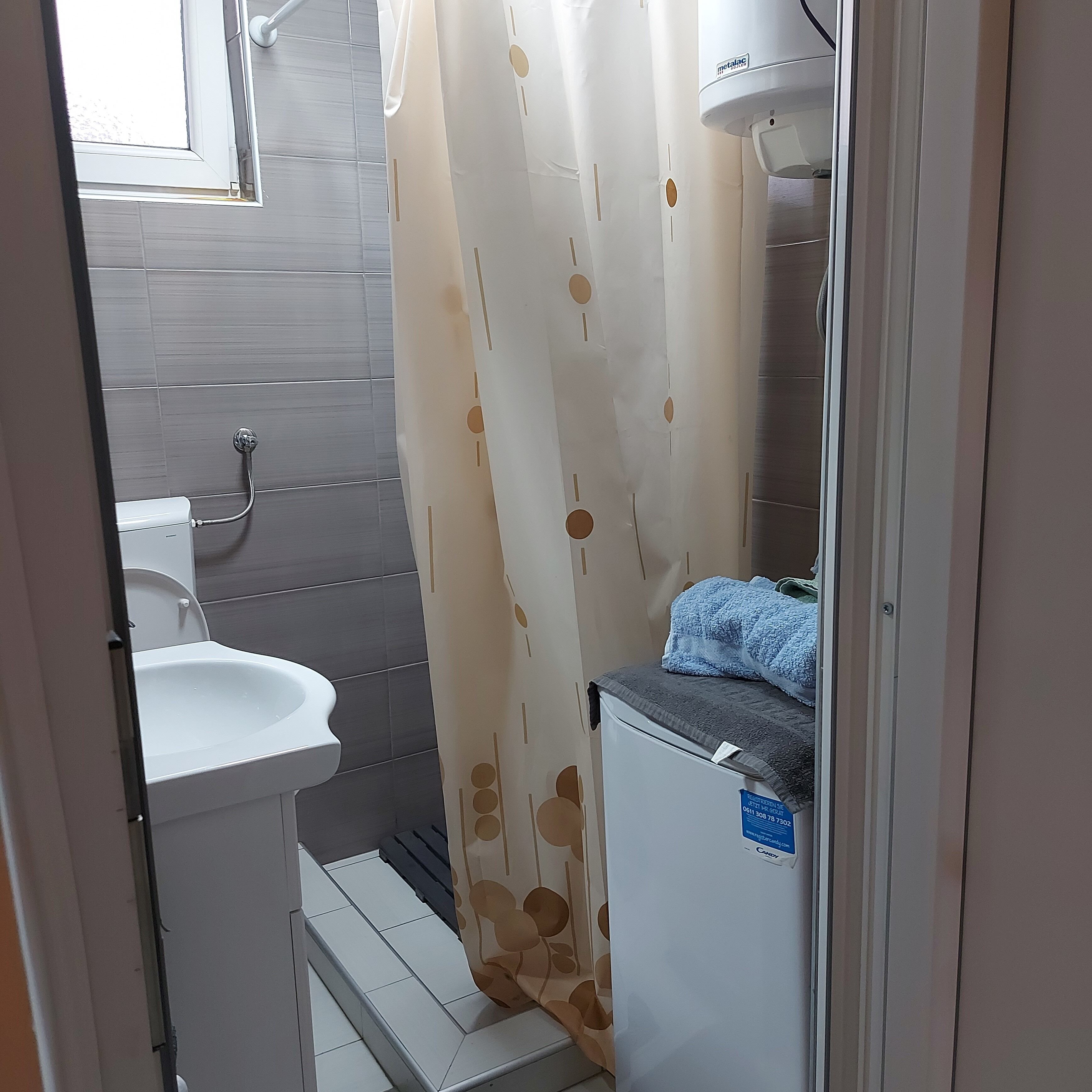 Shower, free toiletries, hair dryer, soap