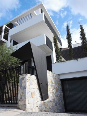 Exterior - Villa 5 bedroom home in Voula Riviera Greece (Voula)