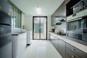 Shared kitchen - Number Nine Pool Villa (Pa Klok)