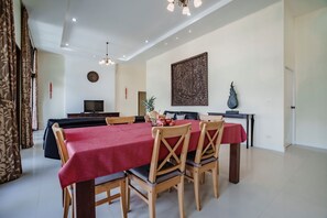 Dining room - Number Nine Pool Villa  (Pa Klok)
