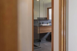 Hair dryer, towels - The Balcony - pet friendly! (Jan Juc)