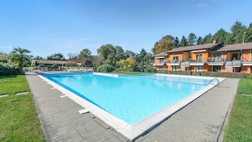 Familienapartment, Mehrere Schlafzimmer (Blu Oltrelago Pool & Lake) | Pool