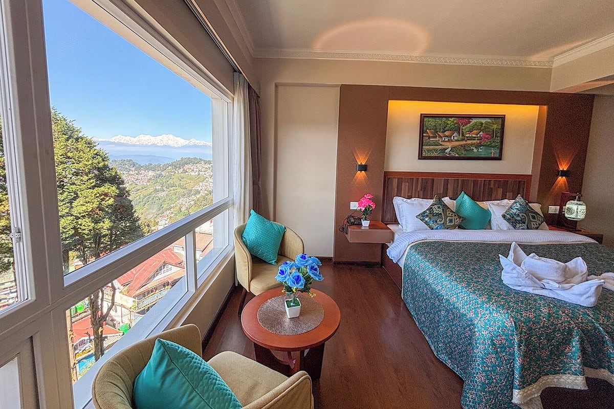 Premier Double Room, Mountain View | WiFi (free), bed sheets