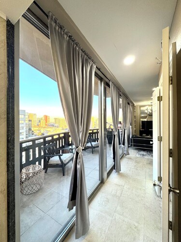 Skyline Condo Downtown Houston!