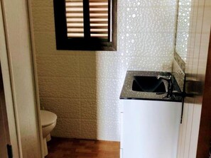 Apartemen | Kamar mandi | Pengering rambut dan handuk