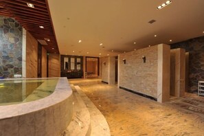 Indoor pool - Great Xianbei Hotel Inner Mongolia (Oroqen Autonomous Banner)