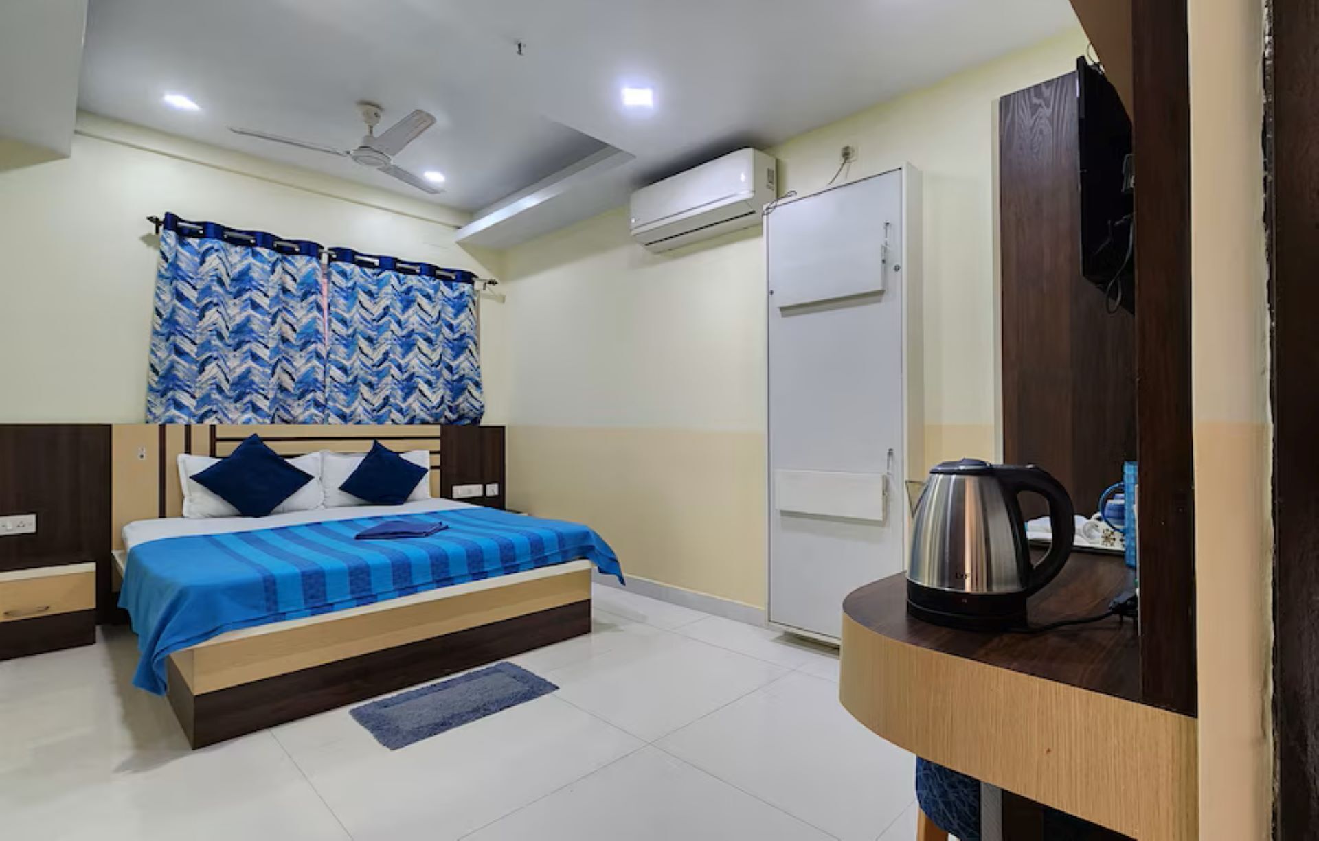 Deluxe Double Room | Free WiFi