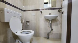 Regadera, toallas, jabón 