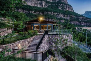 Interior detail - Country Retreats Henan Linzhou Shibanyan (Anyang)