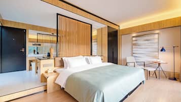 Dobbeltrom – panorama, fjellutsikt | Minibar, skrivebord for bærbar PC og blendingsgardiner