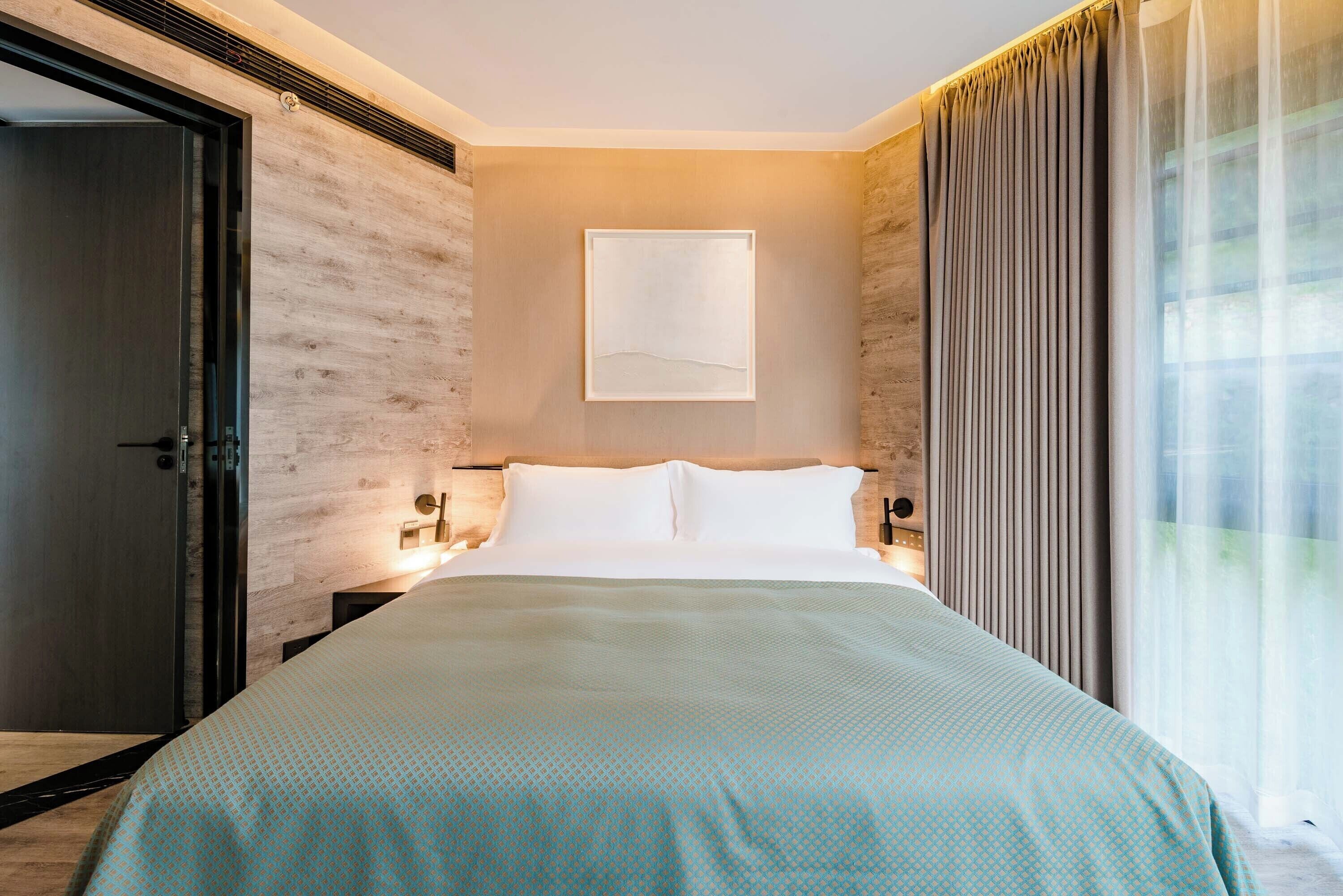 家庭房, 山景 | 起居区 | 电视