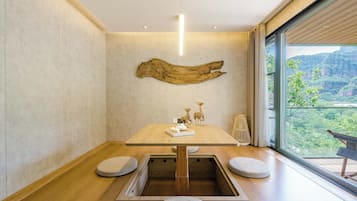 Kahden hengen comfort-huone, vuoristonÀköala | Huoneen varustelu