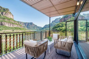 Panoramic Double Room, Mountain View | Balcony - Country Retreats Henan Linzhou Shibanyan (Anyang)