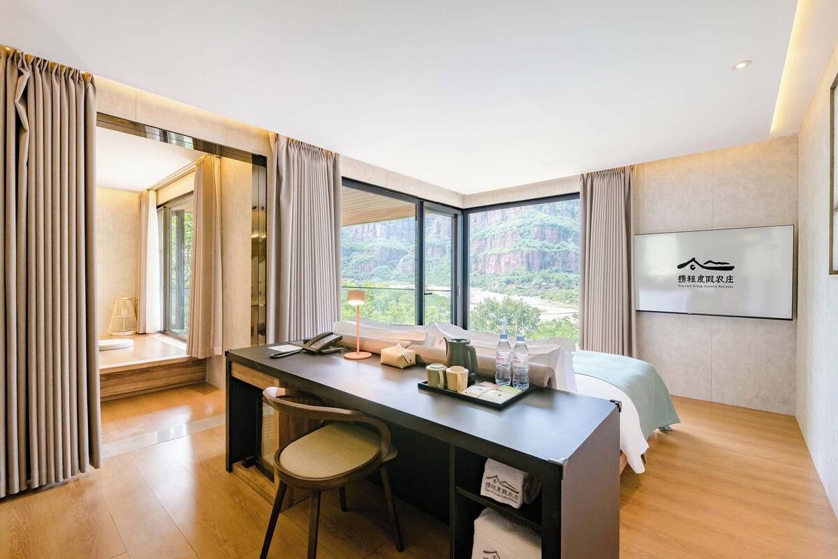 Comfort Double Room, Mountain View | Minibar, laptop workspace, blackout drapes, free WiFi