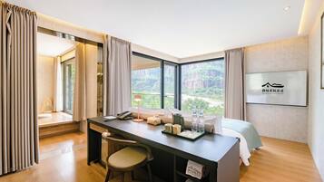 舒适双人房, 山景 | 迷你吧、笔记本电脑工作区、遮光窗帘、免费 WiFi