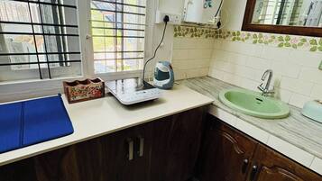 Apartment, 3 Bedrooms, Balcony | Private kitchen