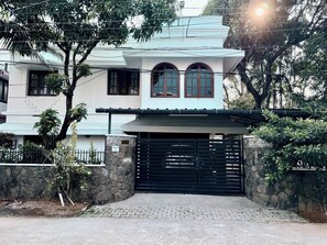 Exterior - The Haven by Oshara Modern Kerala 3bhk AC Wifi Family Near Fort Kochi Parking (Kanayannur)