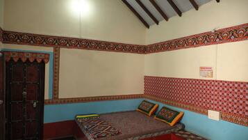 Habitación familiar | Escritorio, espacio para trabajar con laptop y wifi gratis