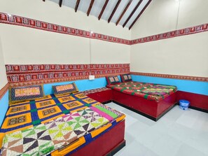 Family Room | Desk, laptop workspace, free WiFi, bed sheets - Rann Bhumi Villa (Hodka)