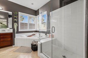 Jetted bath, hair dryer, towels, soap - 4BR Indio Desert Escape • Stylish Stay • Mountain Views (Indio)