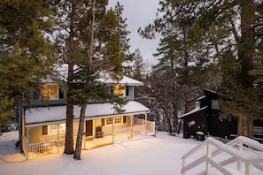 Exterior - BlueMoon • Modern Remodel • Spa • Pets Ok • Views • Arcade (Big Bear)