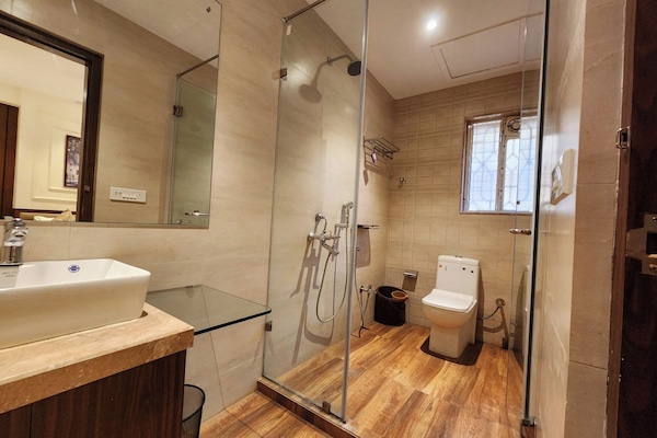 Dusj, håndklær og såpe