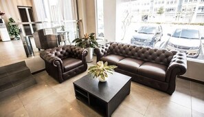 Lobby sitting area - Victory City Hotel Crystal Bay (Johor Darul Ta'zim)