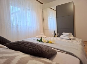 Apartment (Superior Two Bedroom Apartment with T) | 4 bedrooms, cribs/infant beds - Apartments Tomislav (Vrsi)