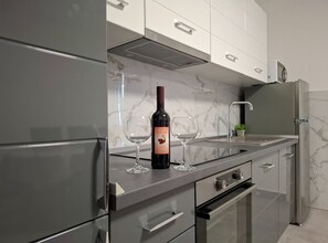 Apartment (Superior Two Bedroom Apartment with T) | Private kitchen - Apartments Tomislav (Vrsi)