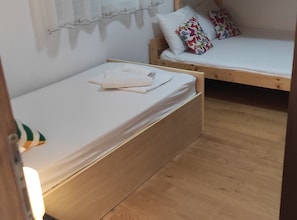 Apartment (Three Bedroom Apartment with Terrace ) | 3 bedrooms, cribs/infant beds - Apartment Ela (Sveti Filip i Jakov)