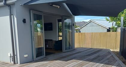 Modern & Comfort in Central Alexandra