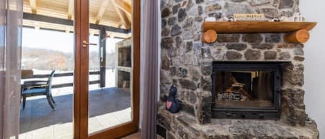 Talo (Three bedroom villa with pool and hot) | Grillaus-/piknikalue