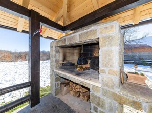 Casa (Three bedroom villa with pool and hot) | Área para churrasco/piquenique