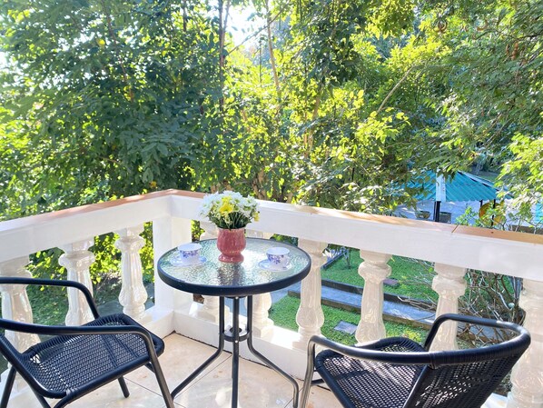 Terrace/patio - Golden Cupids Hotel (San Sai)