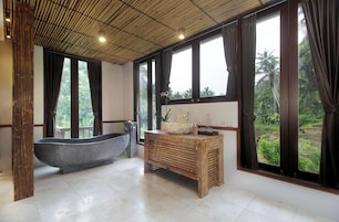 Villa, 1 habitación, vistas al valle | Baño | Artículos de higiene personal gratuitos, zapatillas, jabón y champú
