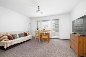 Televisión y oficina 