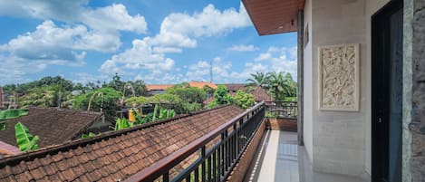 Deluxe Room | Balcony