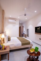 Deluxe-Doppelzimmer, Stadtblick | Bügeleisen/Bügelbrett, kostenloses WLAN