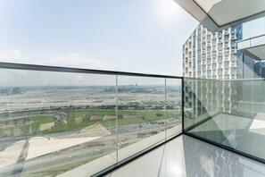 Property grounds - City Living w/ Street Views,Just a Walk to Bus Stop,Easy Transport to Downtown (Dubai)
