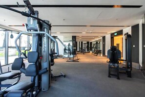 Fitness facility - City Living w/ Street Views,Just a Walk to Bus Stop,Easy Transport to Downtown (Dubai)