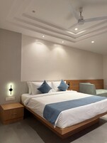 Luxury Suite | Laptop workspace, free WiFi