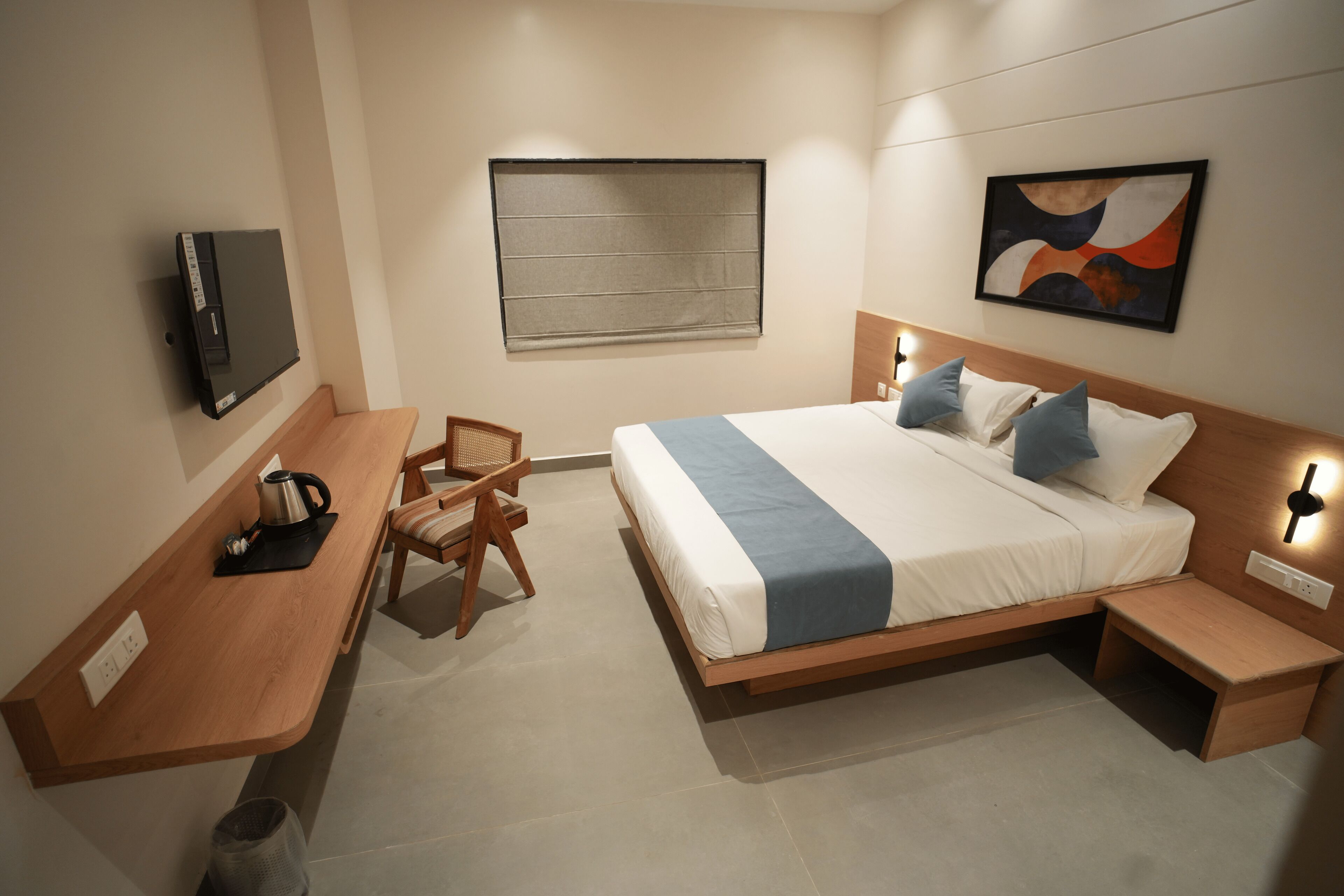 Espacio para trabajar con laptop y wifi gratis 