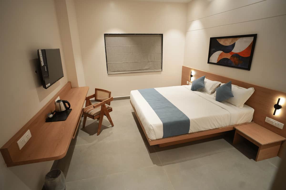 Comfort-Einzelzimmer, Nichtraucher | Laptopgeeigneter Arbeitsplatz, kostenloses WLAN