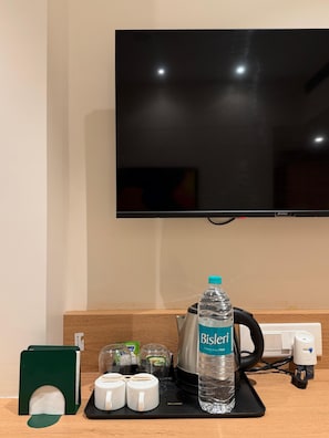 Laptop workspace, free WiFi - kolas grand (Warangal)