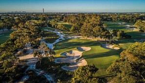 Golf - Private quad guest room with full kitchen and free parking (Highett)