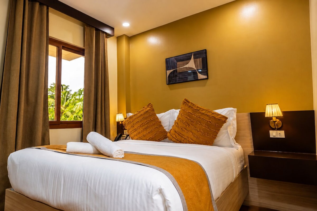 Deluxe Premier Room | In-room safe, blackout drapes, WiFi (free)