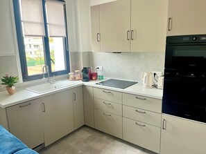Coffee/tea maker, fridge, microwave, oven - Elegant T2, unobstructed view, 300m from Roland Garros and Bois de Boulogne. (Boulogne-Billancourt)